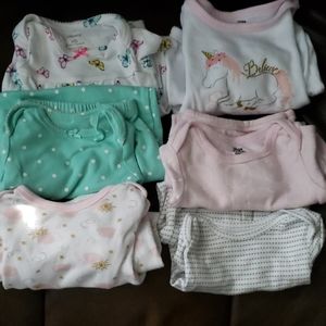 Lot of 6 newborn gowns